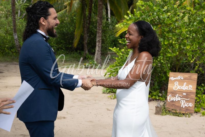 Elopement Costa Rica Puerto Viejo Beach