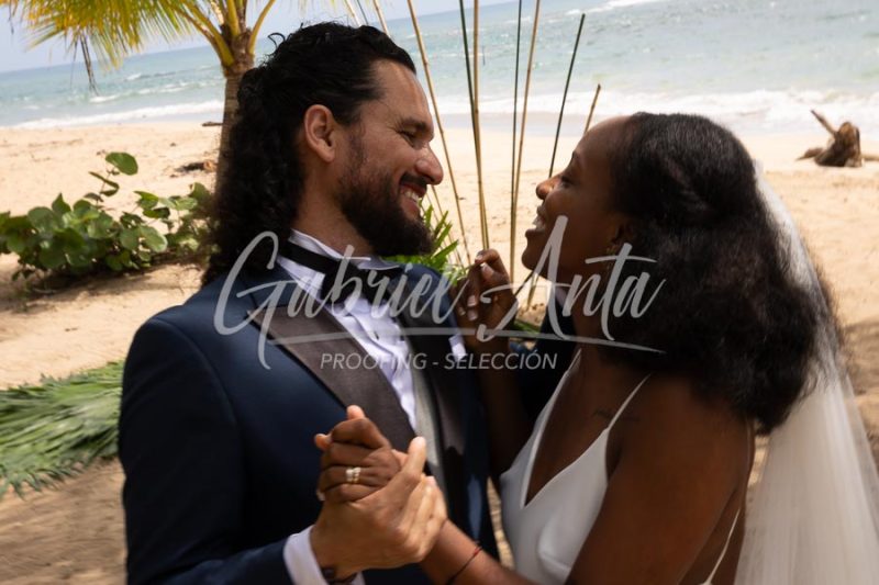 Elopement Costa Rica Puerto Viejo Beach