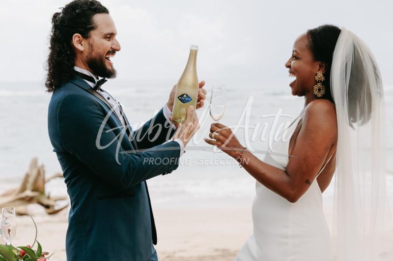 Elopement Costa Rica Puerto Viejo Beach