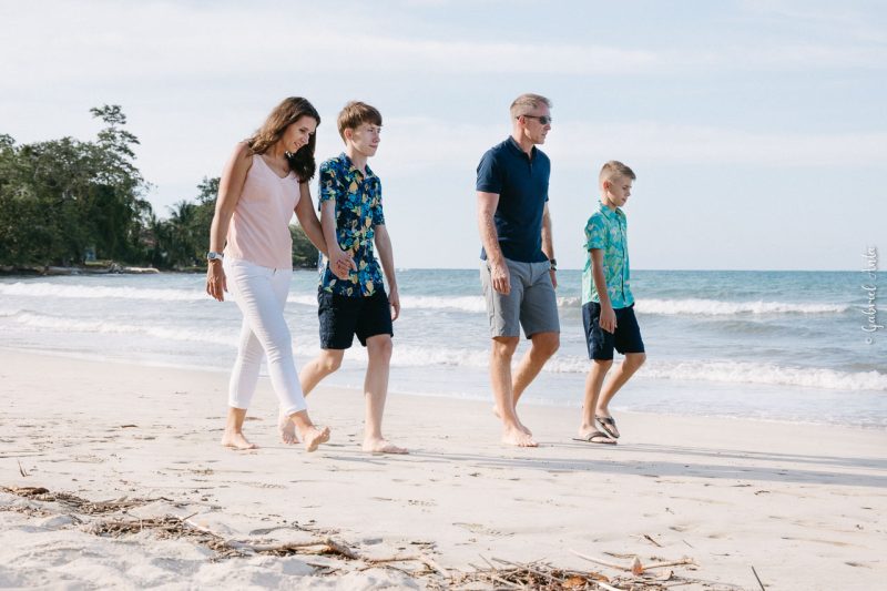 Family Photographers at the Beach in Costa Rica