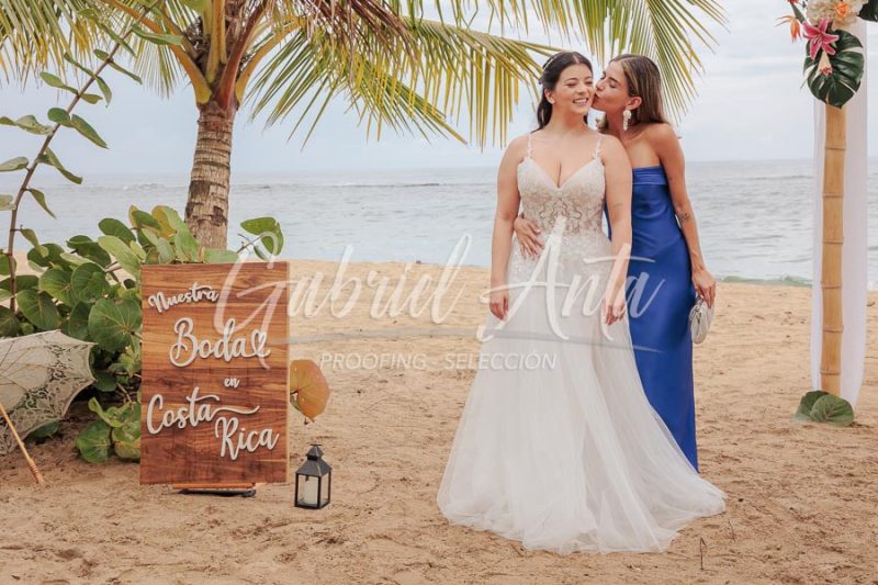Wedding in Puerto Viejo Costa Rica Beach by Gabriel Anta Photographer