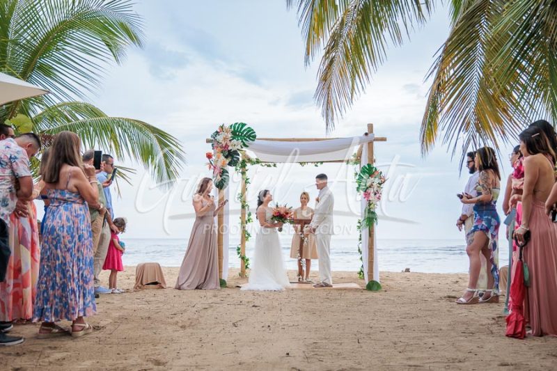 Wedding in Puerto Viejo Costa Rica Beach by Gabriel Anta Photographer