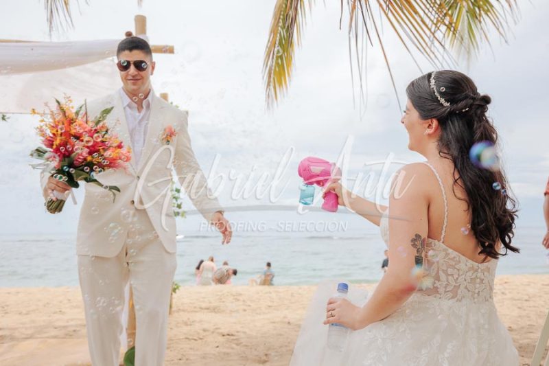 Wedding in Puerto Viejo Costa Rica Beach by Gabriel Anta Photographer