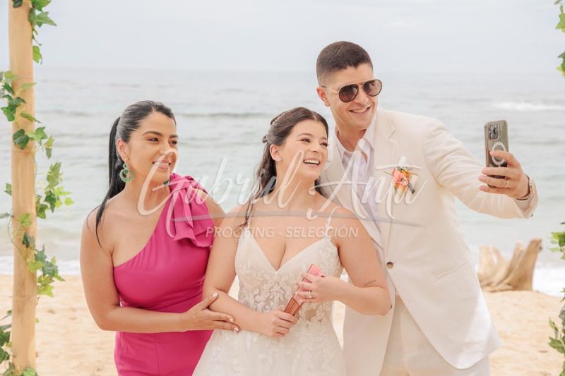 Wedding in Puerto Viejo Costa Rica Beach by Gabriel Anta Photographer