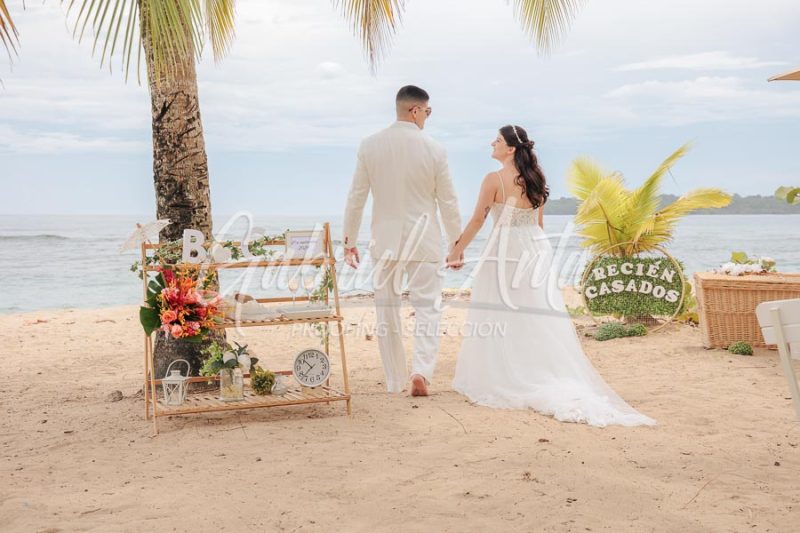 Wedding in Puerto Viejo Costa Rica Beach by Gabriel Anta Photographer