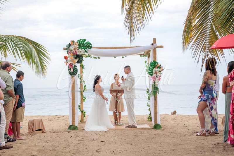 Wedding in Puerto Viejo Costa Rica Beach by Gabriel Anta Photographer