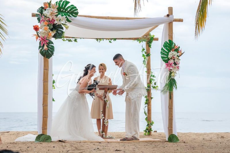 Wedding in Puerto Viejo Costa Rica Beach by Gabriel Anta Photographer