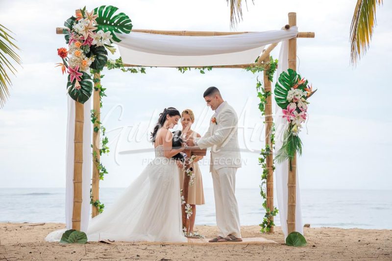 Wedding in Puerto Viejo Costa Rica Beach by Gabriel Anta Photographer