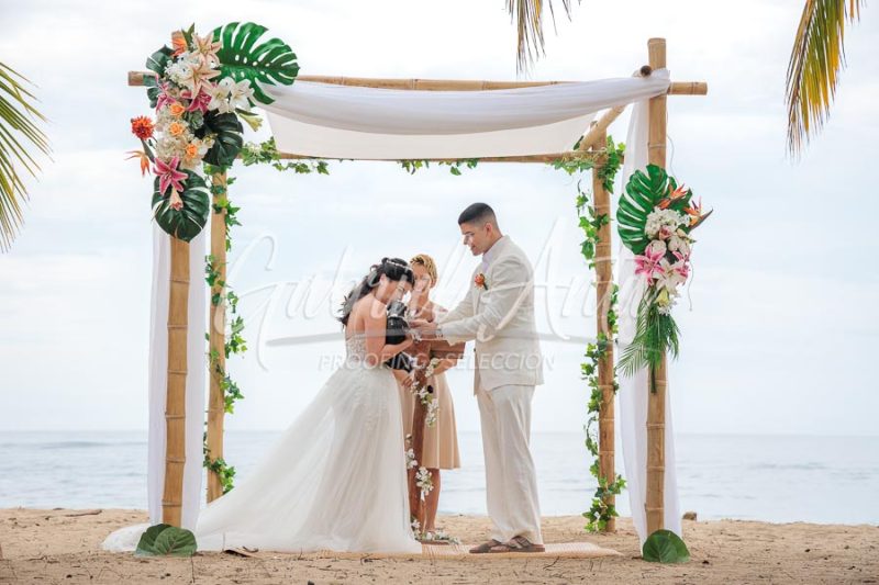Wedding in Puerto Viejo Costa Rica Beach by Gabriel Anta Photographer