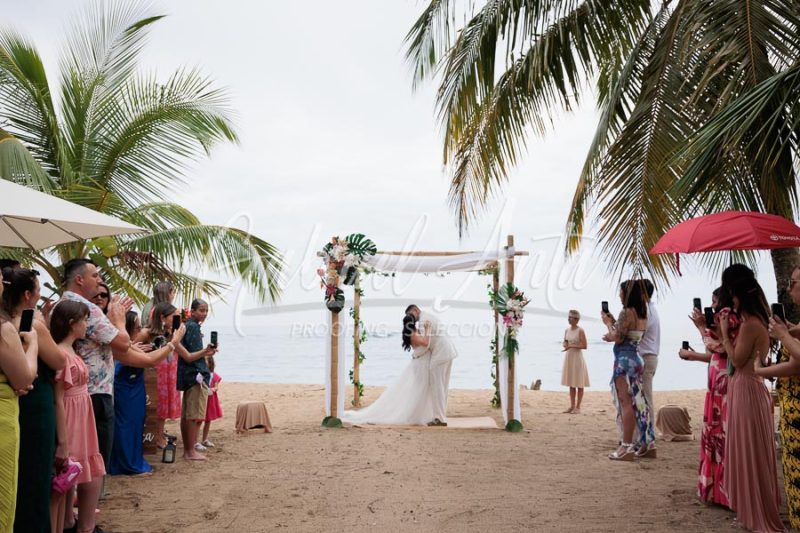 Wedding in Puerto Viejo Costa Rica Beach by Gabriel Anta Photographer