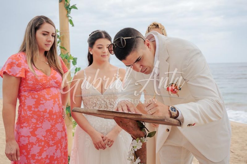 Wedding in Puerto Viejo Costa Rica Beach by Gabriel Anta Photographer