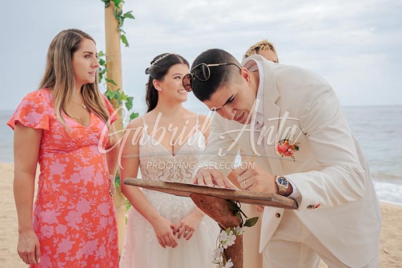 Wedding in Puerto Viejo Costa Rica Beach by Gabriel Anta Photographer