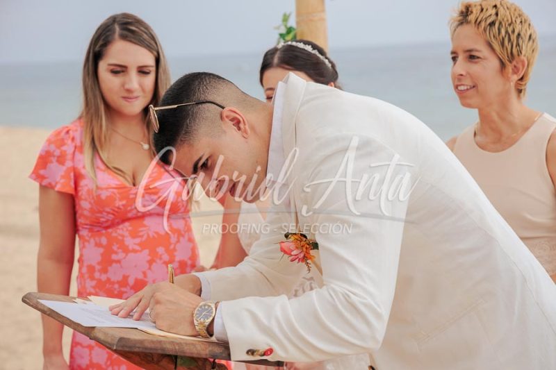 Wedding in Puerto Viejo Costa Rica Beach by Gabriel Anta Photographer