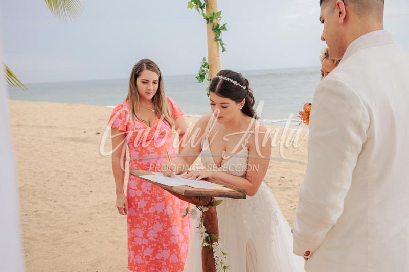 Wedding in Puerto Viejo Costa Rica Beach by Gabriel Anta Photographer