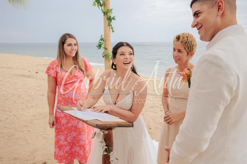 Wedding in Puerto Viejo Costa Rica Beach by Gabriel Anta Photographer