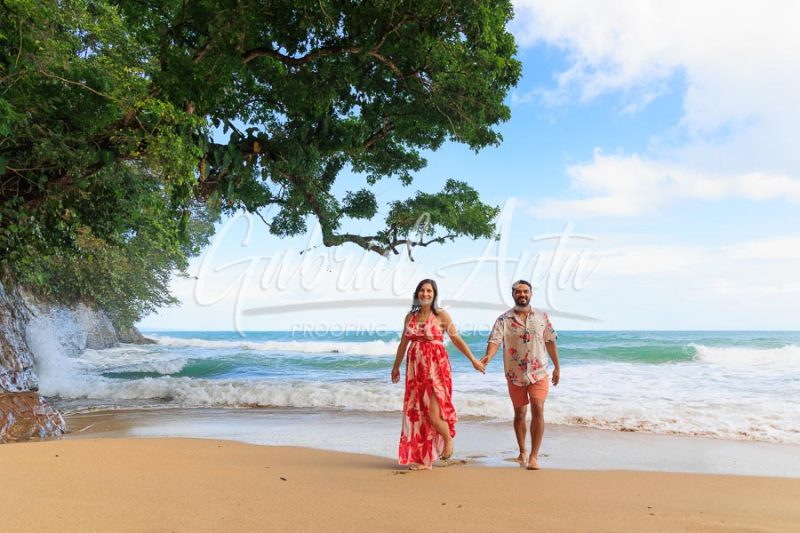 Sesión de Fotos de Maternidad en Puerto Viejo de Talamanca (Costa Rica)