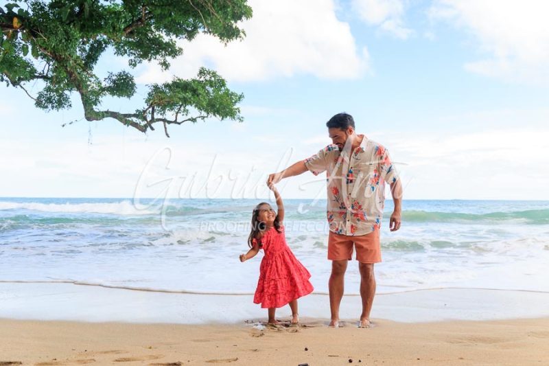 Sesión de Fotos de Maternidad en Puerto Viejo de Talamanca (Costa Rica)
