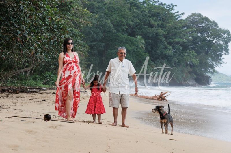 Sesión de Fotos de Maternidad en Puerto Viejo de Talamanca (Costa Rica)