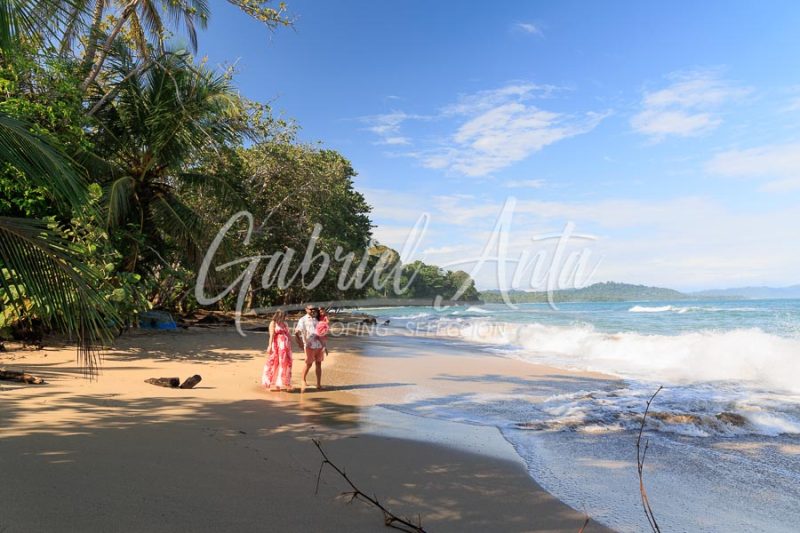 Sesión de Fotos de Maternidad en Puerto Viejo de Talamanca (Costa Rica)