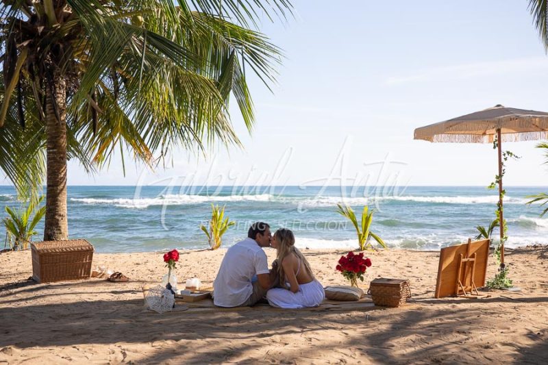 Propuesta de Matrimonio en la playa en Puerto Viejo