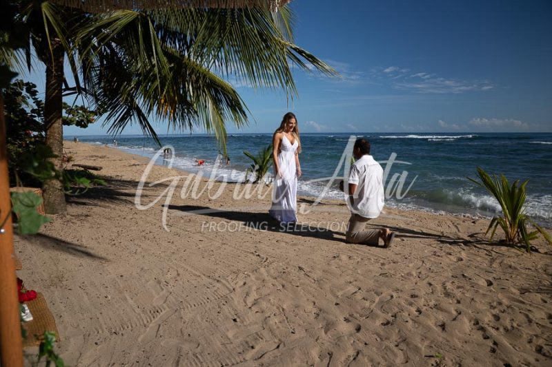 Propuesta de Matrimonio en la playa en Puerto Viejo