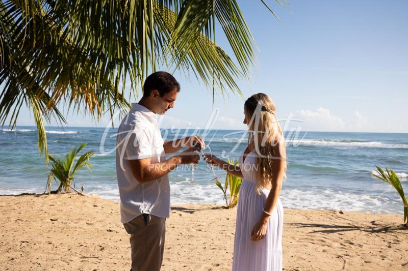 Propuesta de Matrimonio en la playa en Puerto Viejo