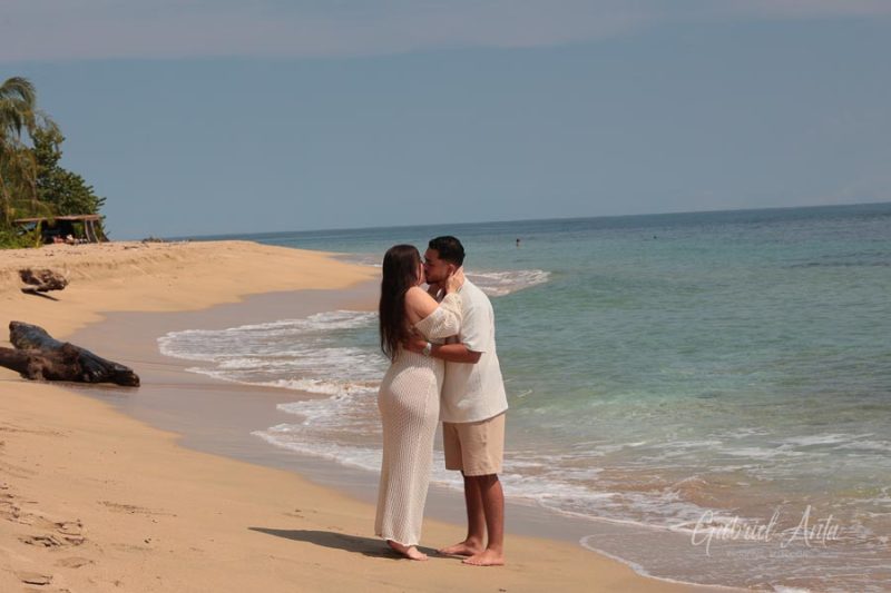 Propuesta de Matrimonio en la playa en Puerto Viejo (Punta Uva)