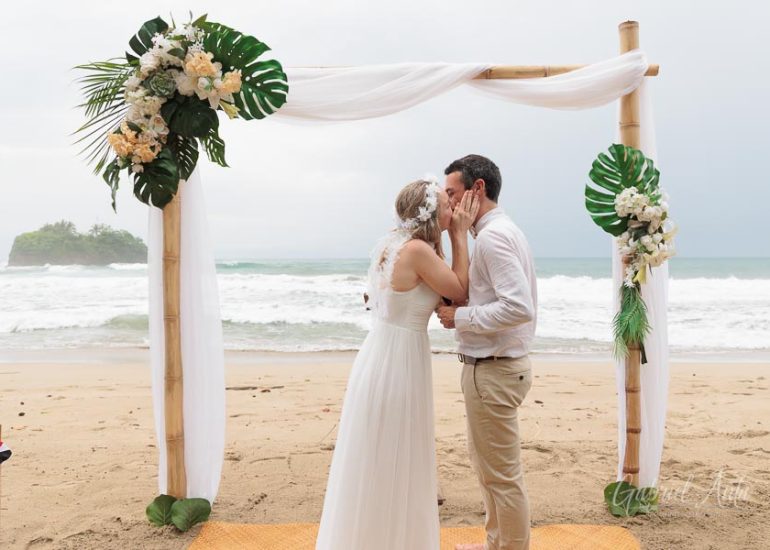 Boda en la Playa en Costa Rica - Playa Cocles