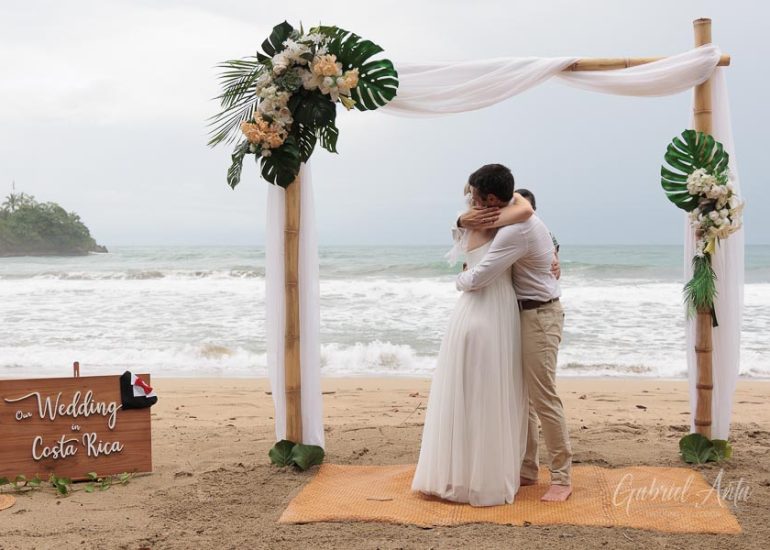 Boda en la Playa en Costa Rica - Playa Cocles