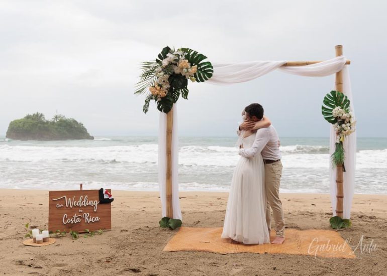 Boda en la Playa en Costa Rica - Playa Cocles