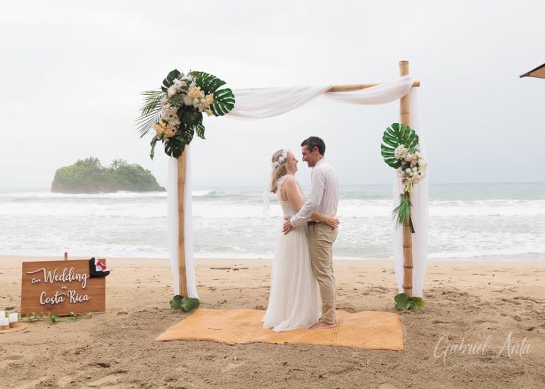 Boda en la Playa en Costa Rica - Playa Cocles