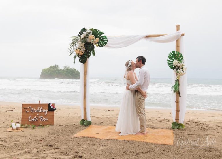 Boda en la Playa en Costa Rica - Playa Cocles
