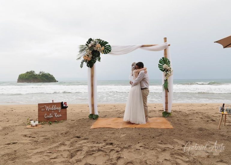 Boda en la Playa en Costa Rica - Playa Cocles