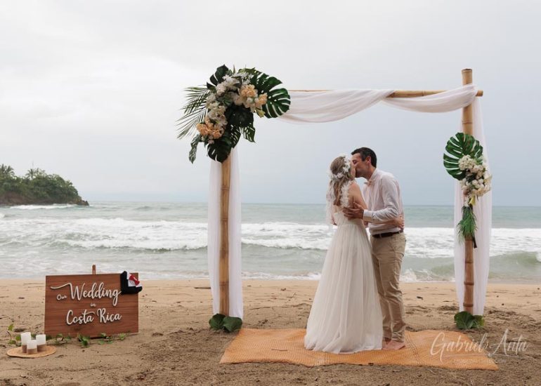 Boda en la Playa en Costa Rica - Playa Cocles