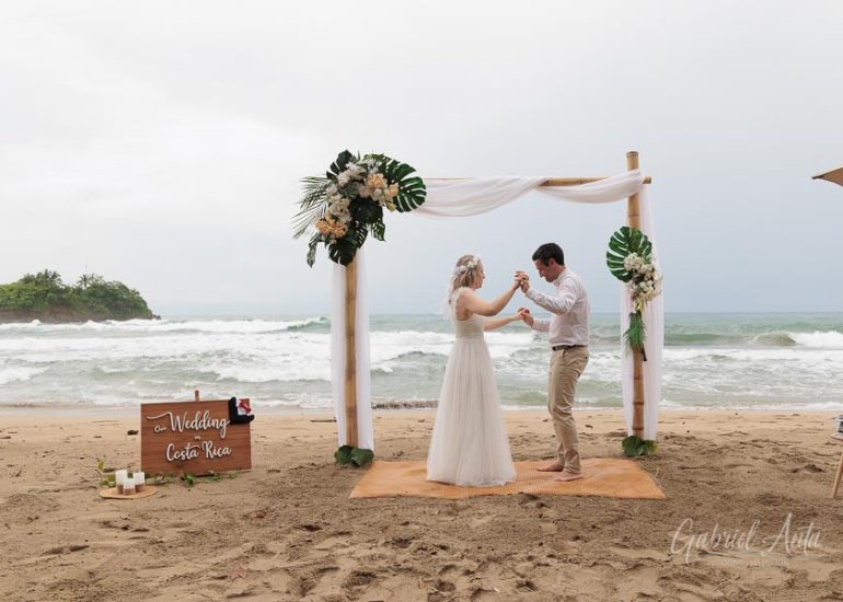 Boda en la Playa en Costa Rica - Playa Cocles