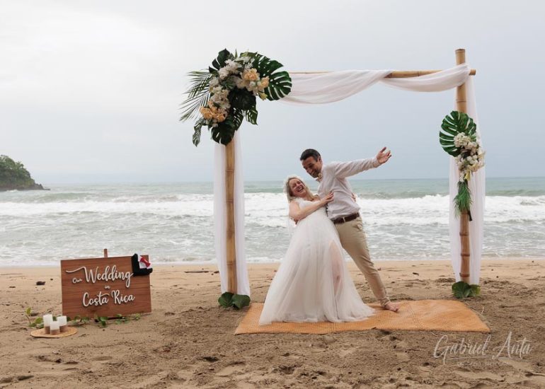 Boda en la Playa en Costa Rica - Playa Cocles