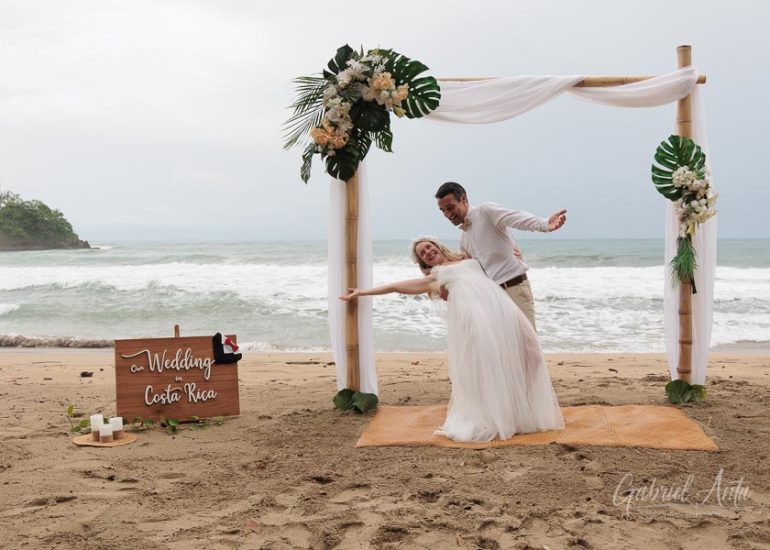 Boda en la Playa en Costa Rica - Playa Cocles