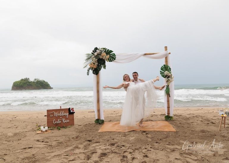 Boda en la Playa en Costa Rica - Playa Cocles