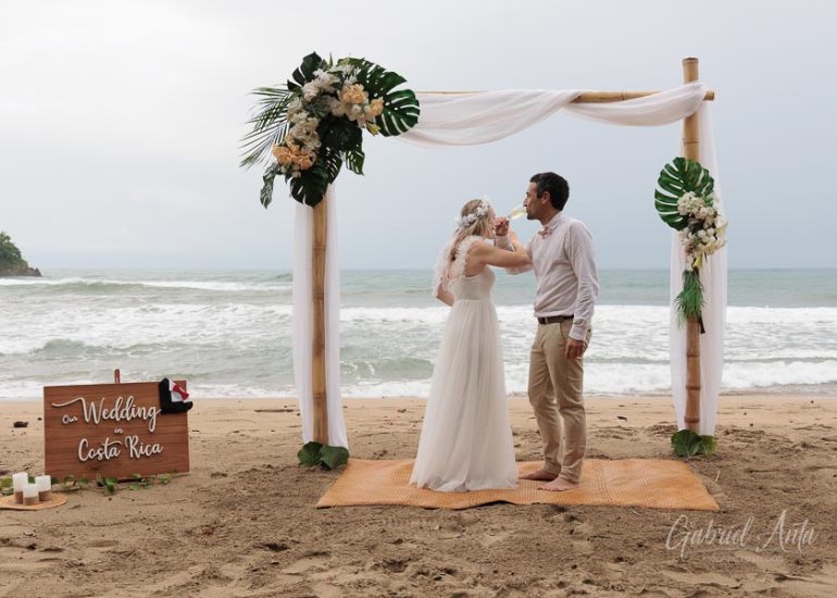Boda en la Playa en Costa Rica - Playa Cocles
