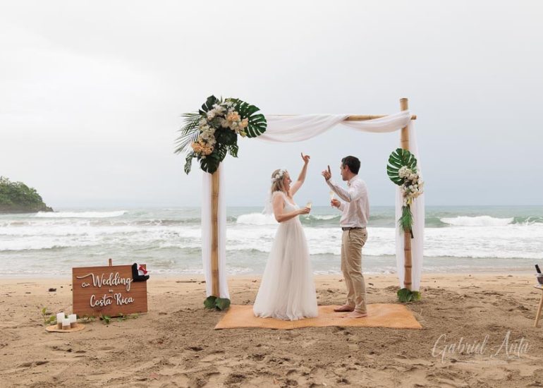 Boda en la Playa en Costa Rica - Playa Cocles