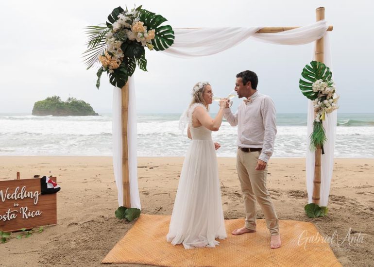 Boda en la Playa en Costa Rica - Playa Cocles