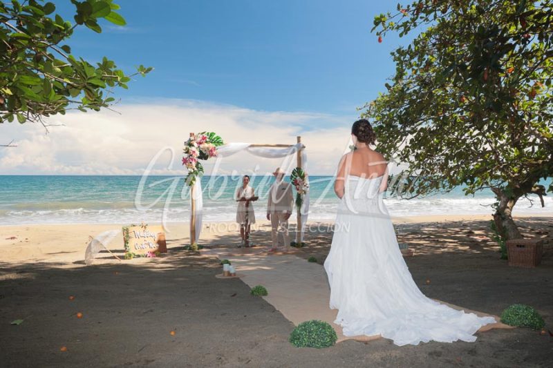 Elopement in Costa Rica - Punta Uva Beach, Puerto Viejo de Talamanca