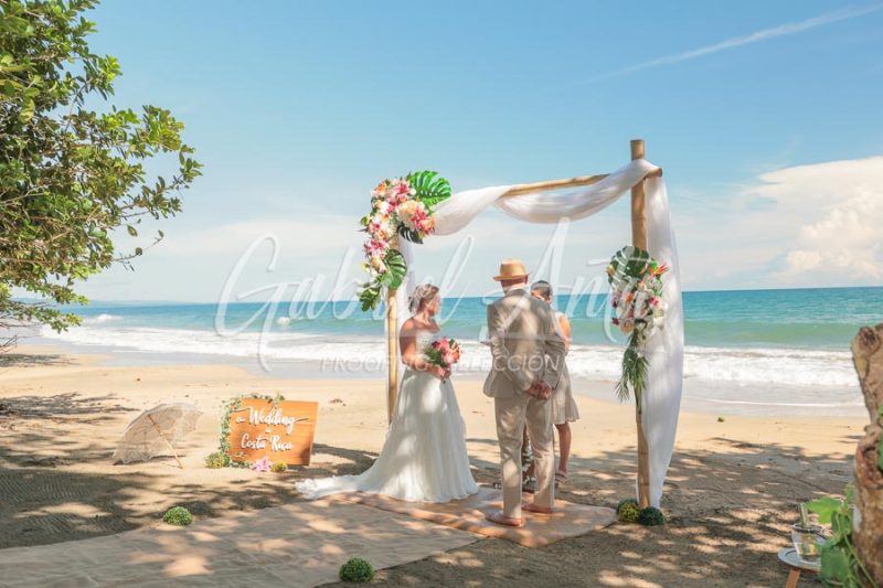 Elopement in Costa Rica - Punta Uva Beach, Puerto Viejo de Talamanca
