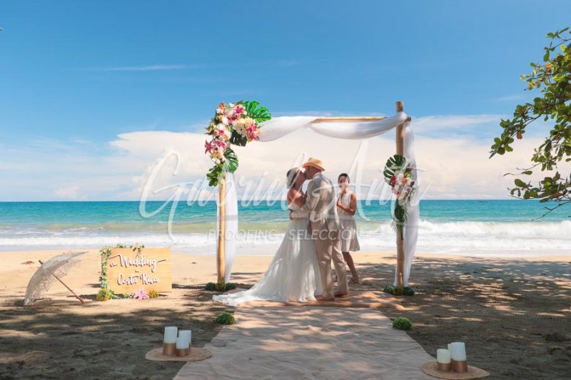 Elopement in Costa Rica - Punta Uva Beach, Puerto Viejo de Talamanca