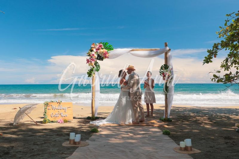 Elopement in Costa Rica - Punta Uva Beach, Puerto Viejo de Talamanca