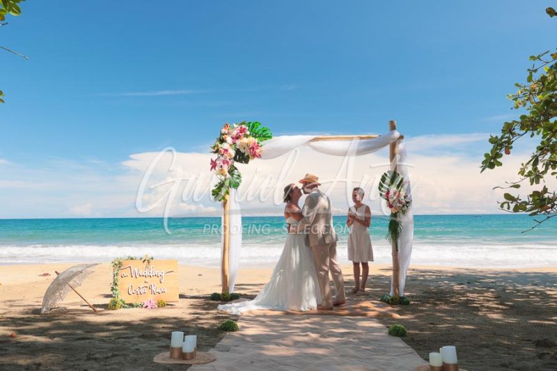 Elopement in Costa Rica - Punta Uva Beach, Puerto Viejo de Talamanca
