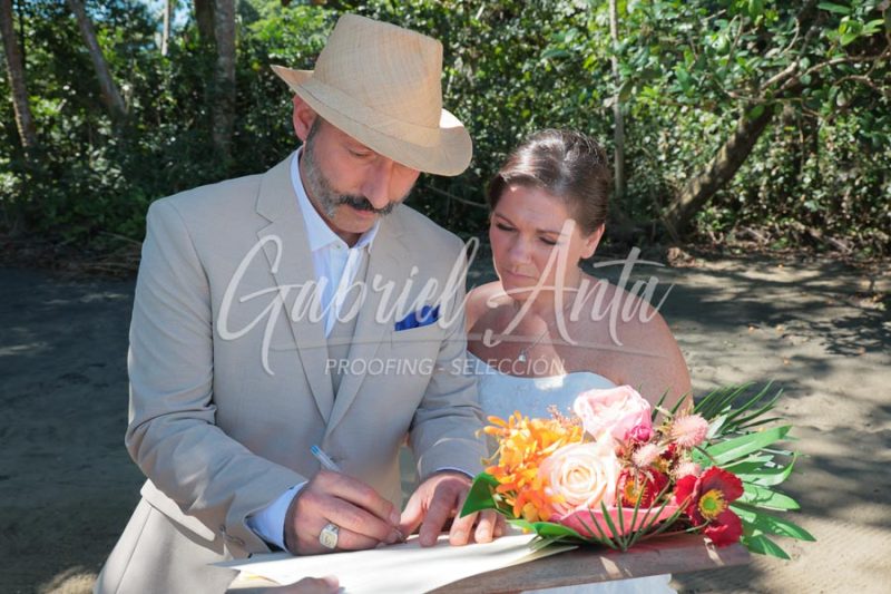 Elopement in Costa Rica - Punta Uva Beach, Puerto Viejo de Talamanca