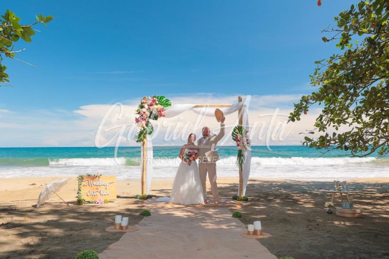 Elopement in Costa Rica - Punta Uva Beach, Puerto Viejo de Talamanca