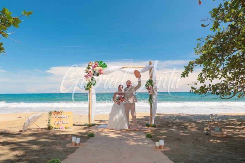 Elopement in Costa Rica - Punta Uva Beach, Puerto Viejo de Talamanca
