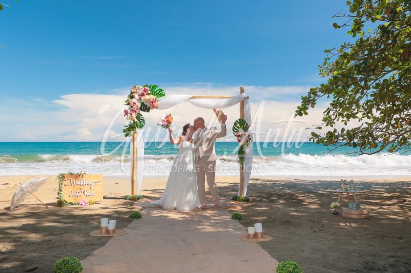 Elopement in Costa Rica - Punta Uva Beach, Puerto Viejo de Talamanca